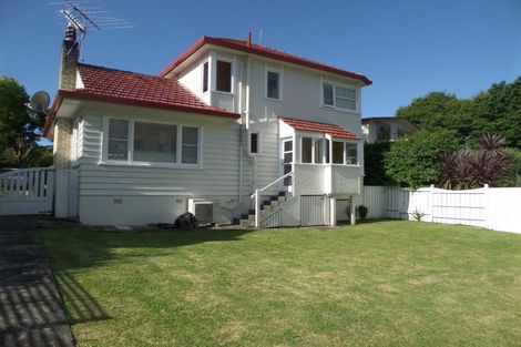 Photo of property in 27 Belle Vue Avenue, Northcote Point, Auckland, 0627