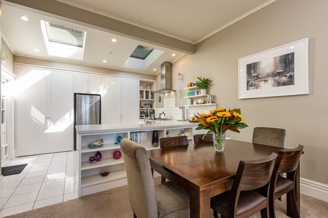 Photo of property in 74 Mortimer Terrace, Brooklyn, Wellington, 6021