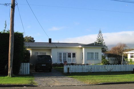 Photo of property in 25 Rangihiroa Street, Waikanae Beach, Waikanae, 5036