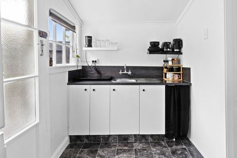 Photo of property in 29 Pukeko Place, Westshore, Napier, 4110