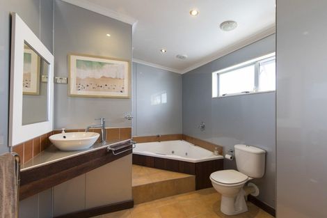 Photo of property in 48 View Ridge Drive, Ranui, Auckland, 0612