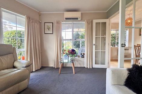 Photo of property in 6 Mosman Place, Chatswood, Auckland, 0626