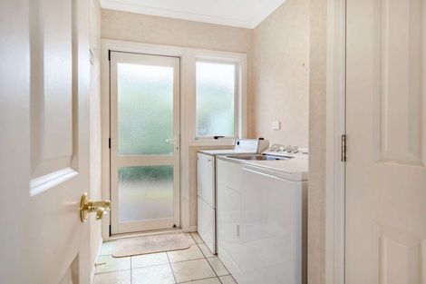 Photo of property in 22 Cobbe Place, Pomare, Rotorua, 3015