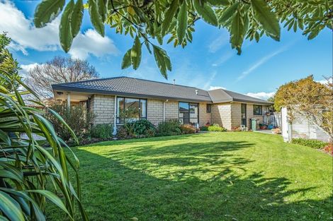 Photo of property in 10 Logan Place, Kelvin Grove, Palmerston North, 4414