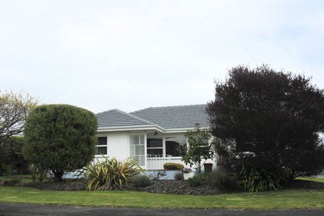 Photo of property in 1 Tennyson Crescent, Stoke, Nelson, 7011