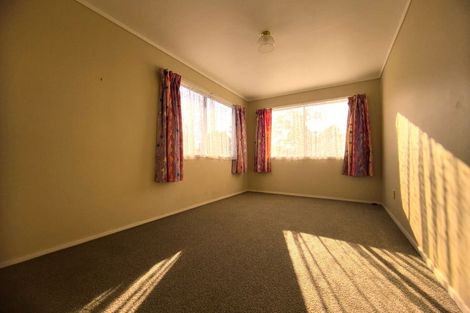 Photo of property in 21 Rosewarne Crescent, Glendene, Auckland, 0602