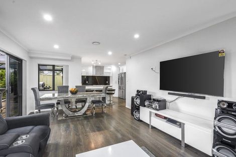 Photo of property in 8a Ron Keat Drive, Papakura, 2110