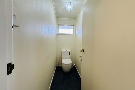 Photo of property in 1 Hume Drive, Hillcrest, Auckland, 0627