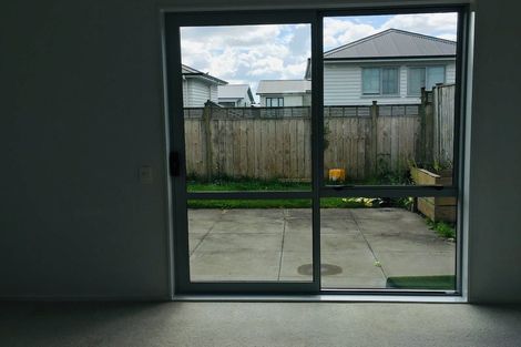 Photo of property in 31 Forbes Mccammon Drive, Swanson, Auckland, 0614