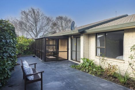 Photo of property in 9 Harkness Place, Avonhead, Christchurch, 8042