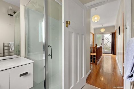 Photo of property in 38 Totara Road, Miramar, Wellington, 6022