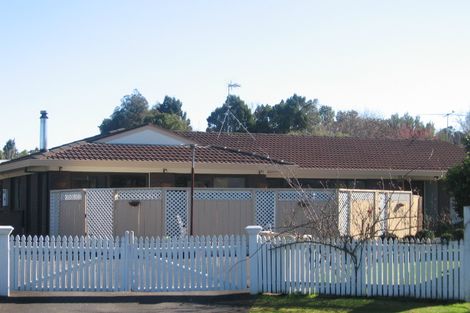 Photo of property in 4 Bushlands Place, Opaheke, Papakura, 2113