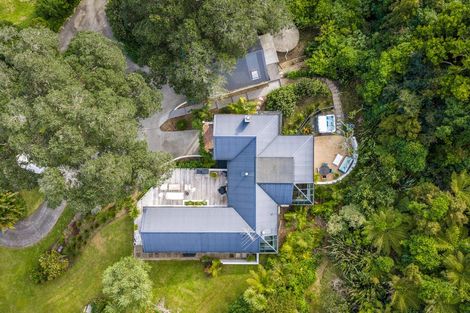 Photo of property in 10 Zita Avenue, Matakatia, Whangaparaoa, 0930