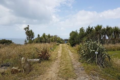 Photo of property in 20 Clifftop Lane, Cape Foulwind, 7892