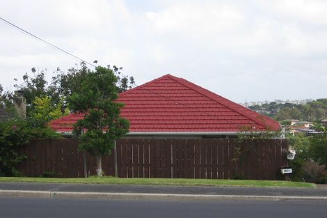 Photo of property in 2/196 East Coast Road, Forrest Hill, Auckland, 0620