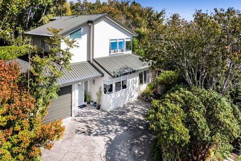 Photo of property in 6 Mayfair Place, Westown, New Plymouth, 4310