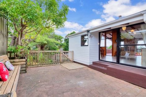 Photo of property in 25 Honeysuckle Lane, Mairangi Bay, Auckland, 0630