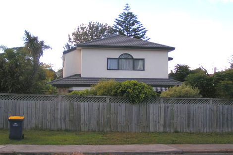 Photo of property in 2/17 Merriefield Avenue, Forrest Hill, Auckland, 0620