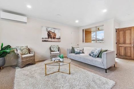 Photo of property in 14 Les Marston Place, Pukekohe, 2120