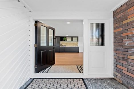 Photo of property in 1/149 West Harbour Drive, West Harbour, Auckland, 0618