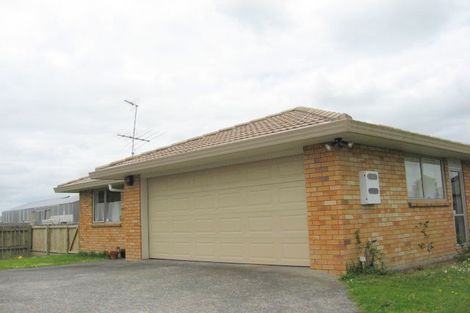 Photo of property in 16 Scotts Field Drive, Takanini, 2112