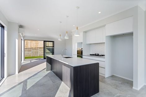 Photo of property in 17 Kuku Avenue, Red Beach, 0932