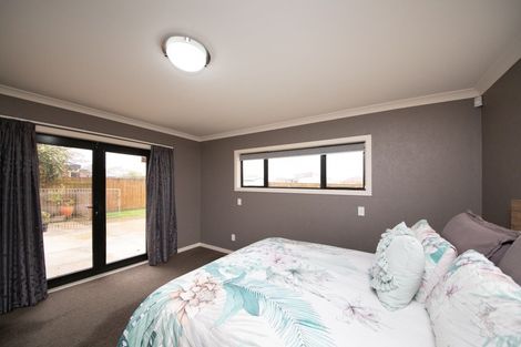 Photo of property in 46 Peter Hall Drive, Kelvin Grove, Palmerston North, 4414