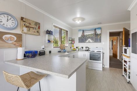 Photo of property in 6 Omata Road, Westown, New Plymouth, 4310