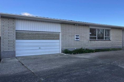 Photo of property in 2/136 Chivalry Road, Glenfield, Auckland, 0629