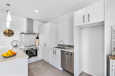 Photo of property in 2/107 Edinburgh Street, Pukekohe, 2120