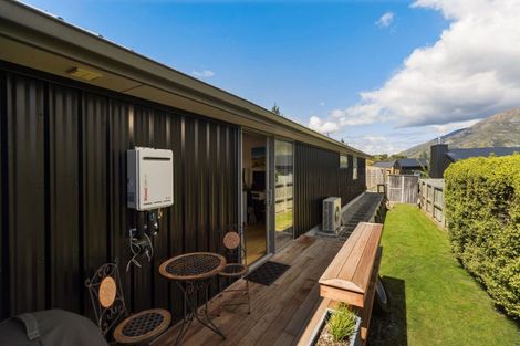 Photo of property in 6 Campden Court, Lower Shotover, Queenstown, 9304