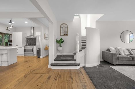 Photo of property in 33 Waitohu Road, York Bay, Lower Hutt, 5013