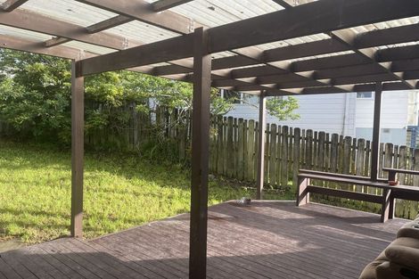 Photo of property in 10 Faram Place, Massey, Auckland, 0614