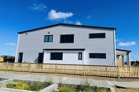 Photo of property in 20 Mene Way, Karaka, 2113