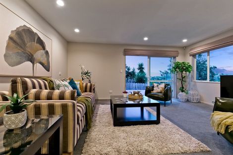 Photo of property in 41 Sapperton Drive, Henderson, Auckland, 0612