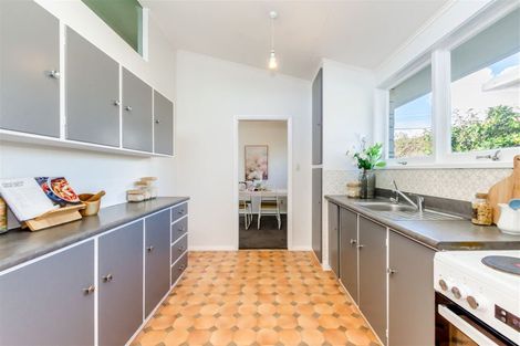 Photo of property in 72a Seaview Road, Paraparaumu Beach, Paraparaumu, 5032