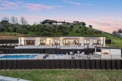 Photo of property in 42 Oceana Drive, Welcome Bay, Tauranga, 3175