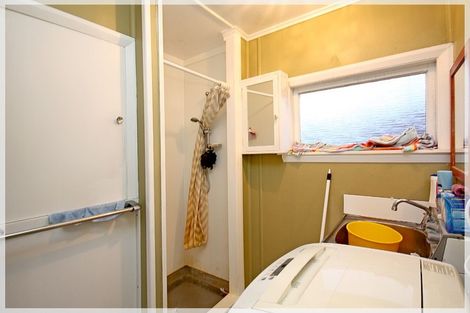 Photo of property in 3 Marine Parade North, Foxton Beach, Foxton, 4815