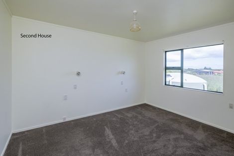 Photo of property in 55 Waikawa Beach Road, Manakau, Levin, 5573