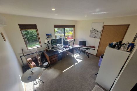 Photo of property in 10 Swadel Way, Karori, Wellington, 6012