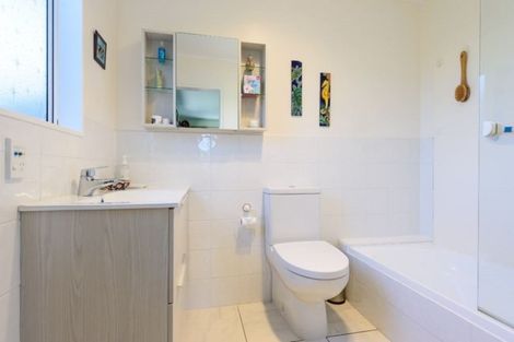 Photo of property in 7 Hodgkins Road, Waikanae Beach, Waikanae, 5036