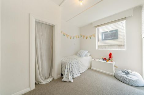 Photo of property in 25 Tuatoru Street, Eastbourne, Lower Hutt, 5013