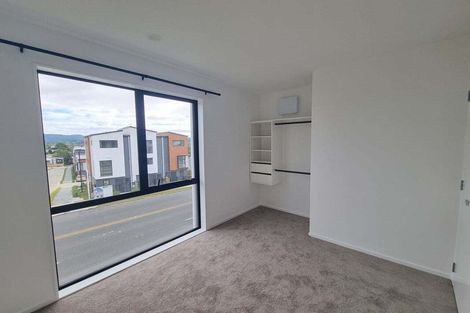 Photo of property in 1/233 Great North Road, Henderson, Auckland, 0612