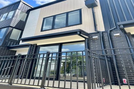 Photo of property in 10/19 Windlass Street, Long Bay, Auckland, 0630