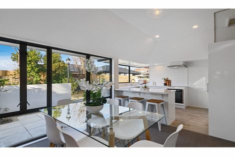 Photo of property in 21a Wairakei Road, Bryndwr, Christchurch, 8052