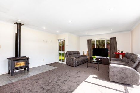 Photo of property in 3 Ipswich Grove, Wainuiomata, Lower Hutt, 5014