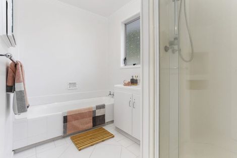 Photo of property in 53a Salamanca Road, Sunnynook, Auckland, 0620