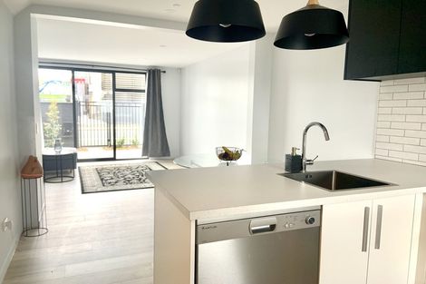 Photo of property in 2/8 New Brighton Road, Shirley, Christchurch, 8061