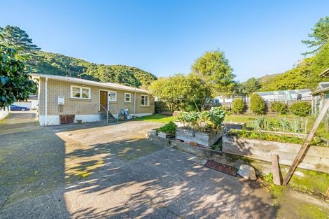 Photo of property in 44 Sunny Grove, Wainuiomata, Lower Hutt, 5014