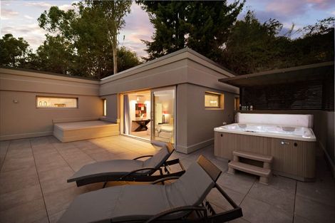 Photo of property in 6 Lordens Place, Fernhill, Queenstown, 9300